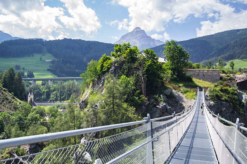 Schloss Matrei mit Trautson Hängebrücke