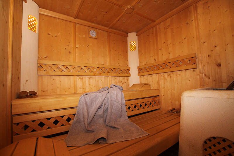 Area benessere con sauna finlandese nell'Hotel Humlerhof nella Wipptal