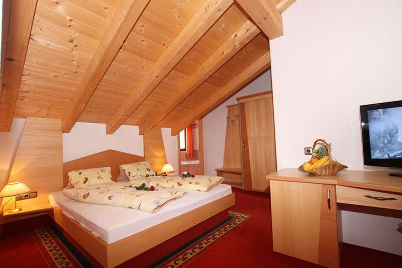 Suite 3 with bedroom in the Humlerhof in the Wipptal